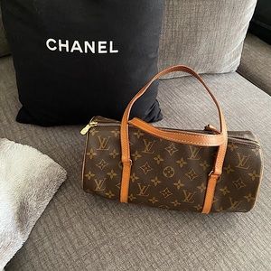 Authentic louis Vuitton papillon 30.🎉🎉🎉🎉🎉